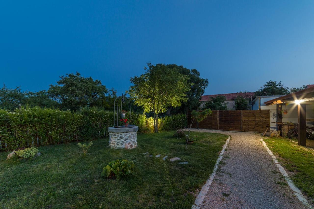 Villa Kuca Za Odmor Joko I Jeka Bogatić Esterno foto
