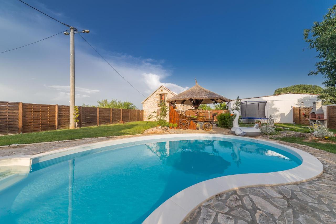 Villa Kuca Za Odmor Joko I Jeka Bogatić Esterno foto